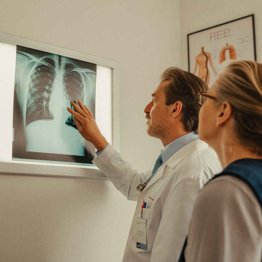 Analiza unei radiografii la Centru Medical Veritas